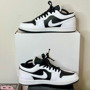 Nike Air Jordan 1 Low SE - Homage Split White Black, Women’s size - 10